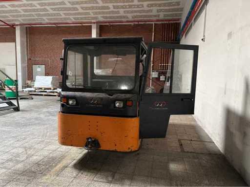 Veicolo per attrezzature immobili