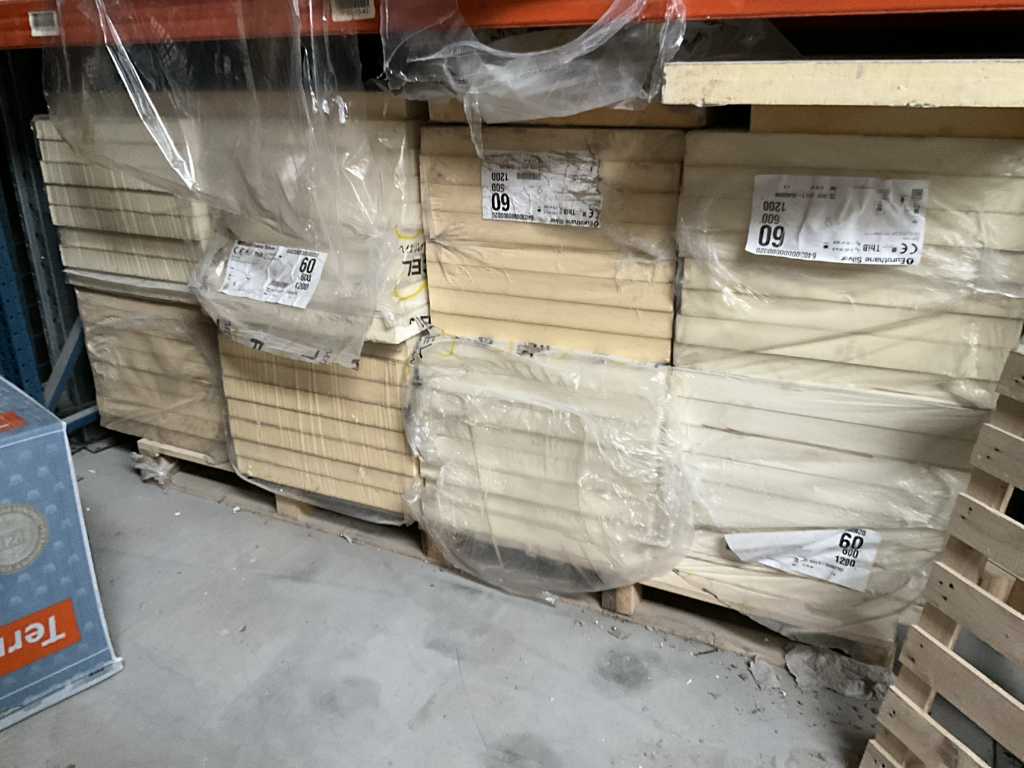 Environ 9 paquets de panneaux isolants RECTICEL 600x1200, 60 mm d’épaisseur