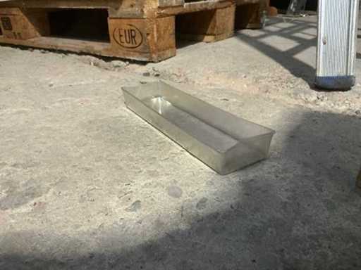 Batch of storage containers