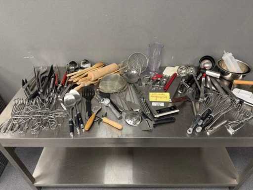 Partia przyborów kuchennych