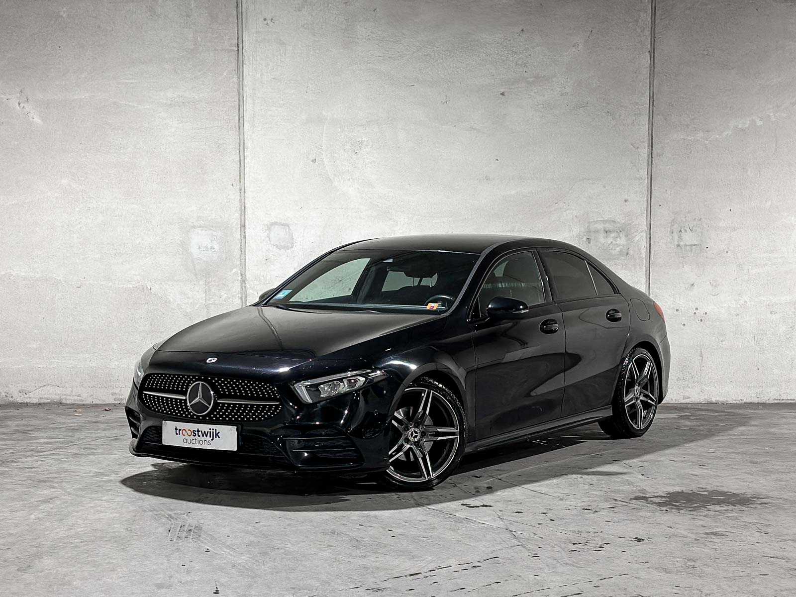 Mercedes-Benz A200 Business Solution AMG A-klasse 163pk 2020 (Origineel-NL), J-049-DZ