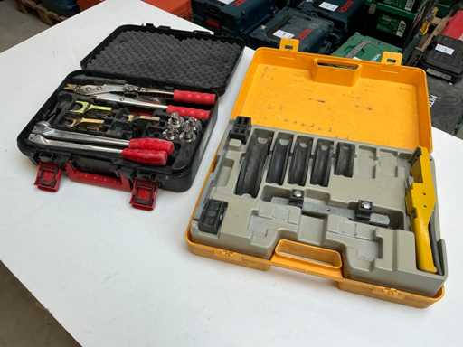 Narzędzia wykonawcy (2x)