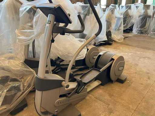 Technogym - Excite Synchro - Trainer Eliptic Professional pentru Fitness