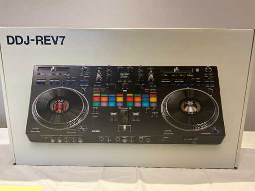 Pioneer DDJ-REV7 Serato Dj gear