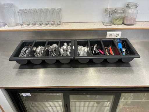Batch of cutlery