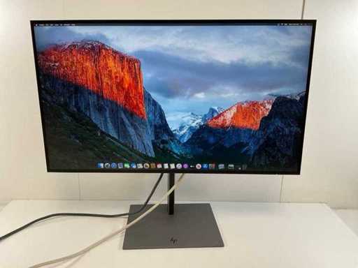 HP (Z27u G3) 27", 2560x1440 (QHD) IPS Monitor