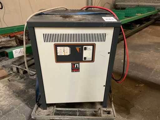 Chargeur de batteries pour batteries de traction