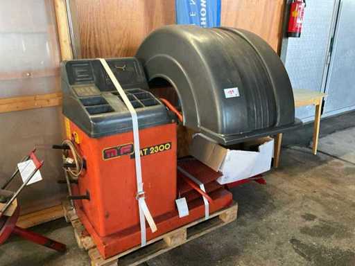 Macchina di bilanciamento Mondolfo Ferro MT 2300