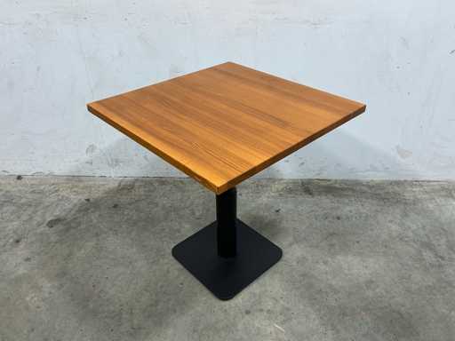 Satellite - Restaurant table oak