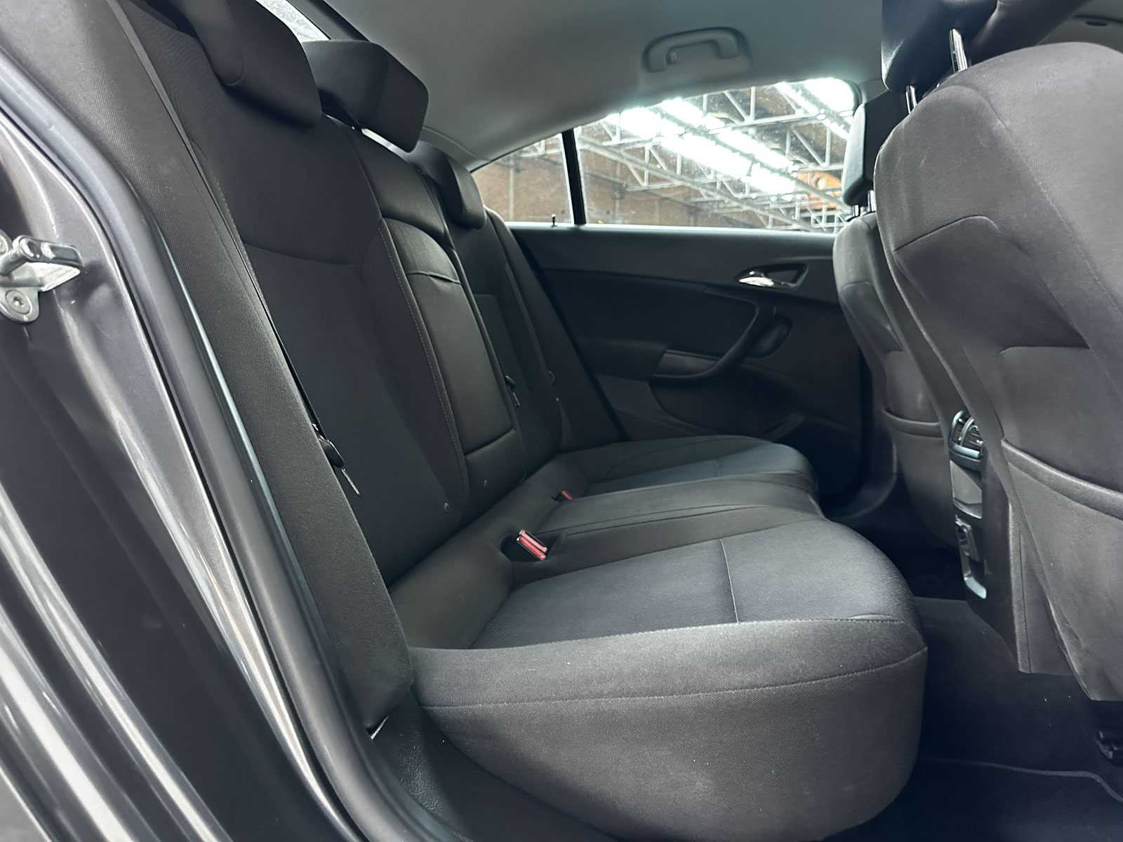 Opel Insignia 1.6 T Edition 179pk 2010 (Origineel-NL), 45-NJT-2