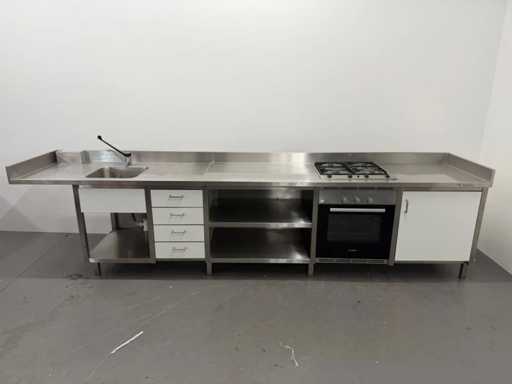 Stół roboczy ze stali nierdzewnej