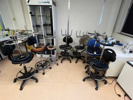 Laboratoriumstoel en krukset