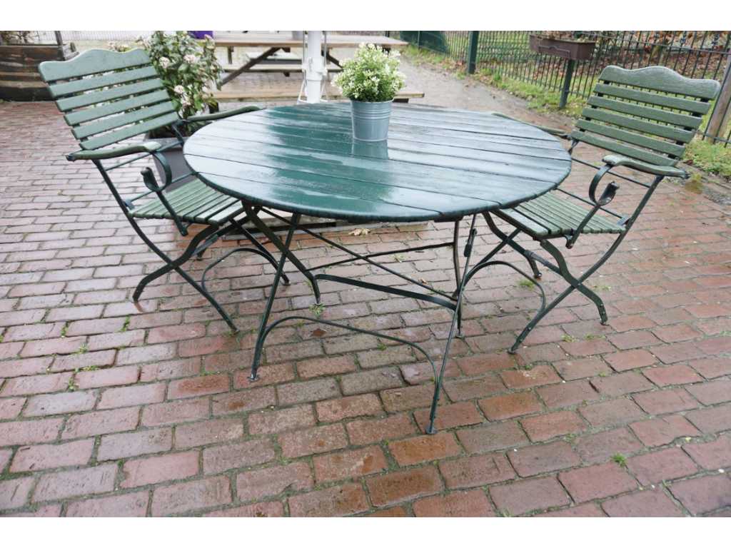 Collapsible patio table