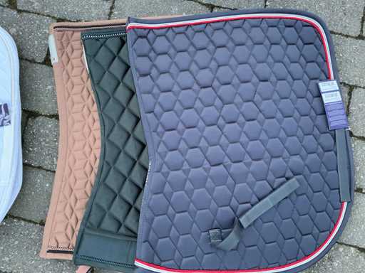 Saddle pad versatile horses (3x)