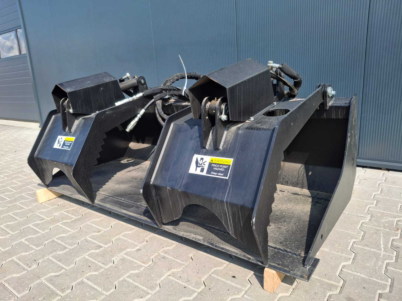 2025 Rhino-cross 72 inch grapple Bucket