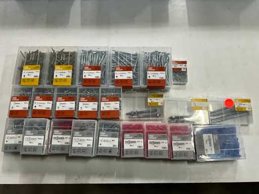 Clas Ohlson Various fasteners (23x)