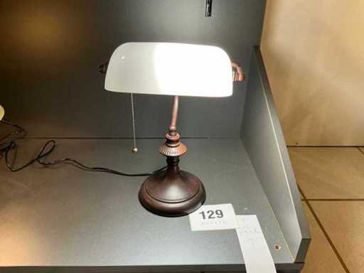 Desk lamp