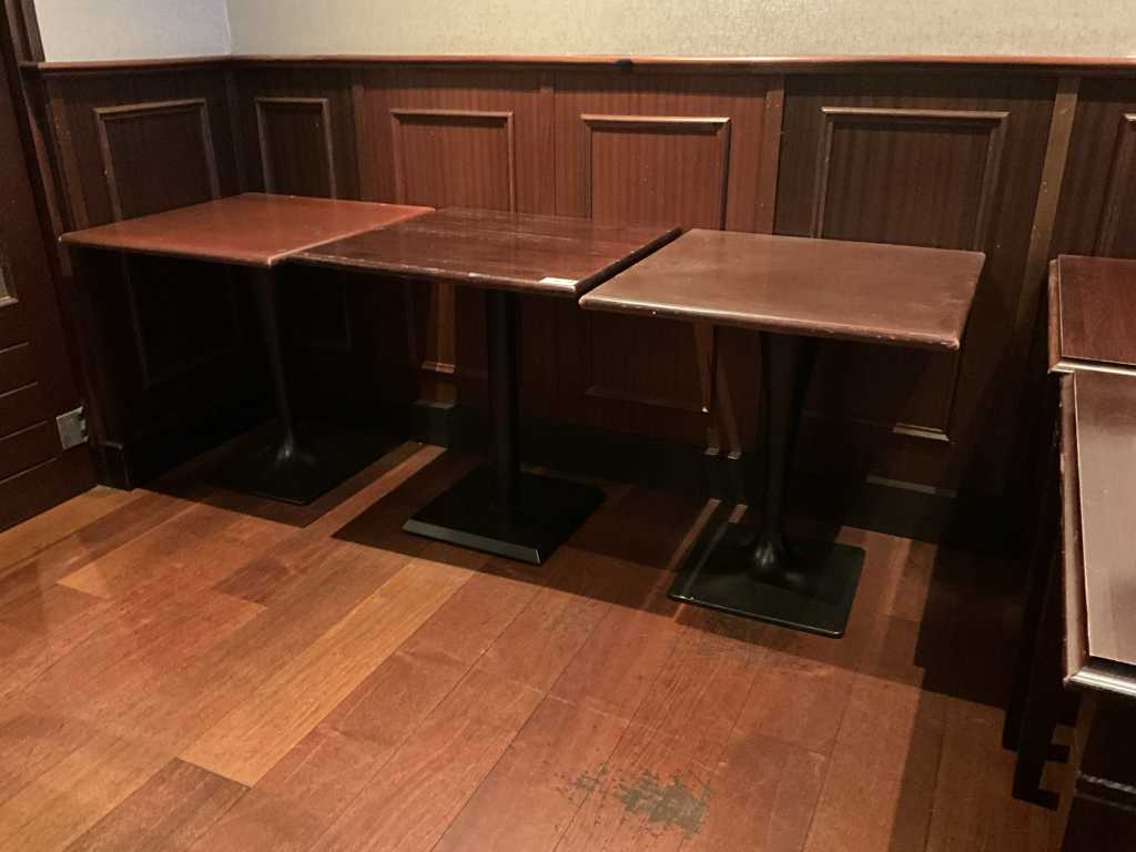Table de salle à manger en bois (3x)