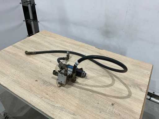 Mannesmann Pièce hydraulique