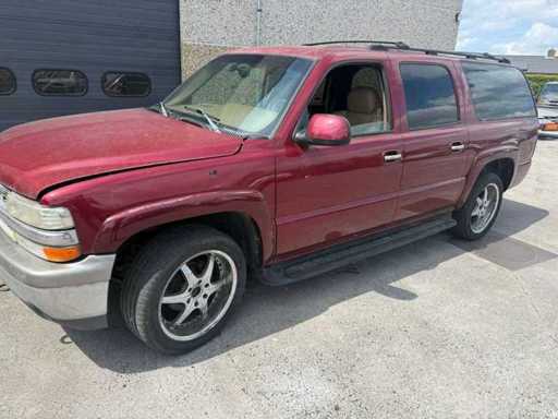 Chevrolet - Suburban V8 - CK15906 - Van