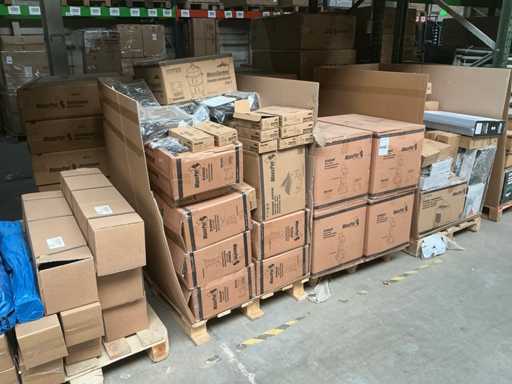 Vari oggetti da giardino e per la casa