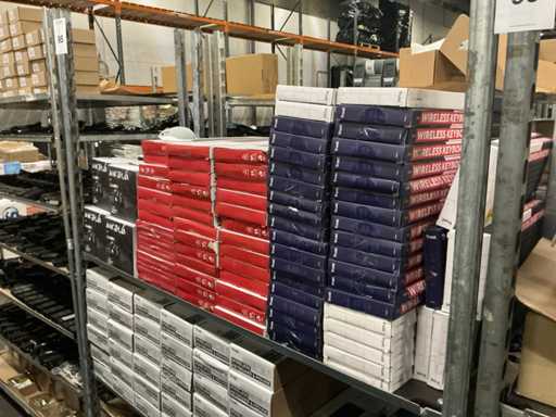 Partia klawiatur, myszy i zestawów słuchawkowych