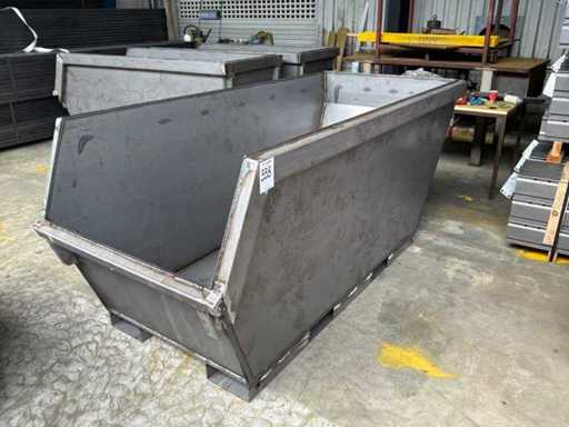 New waste container