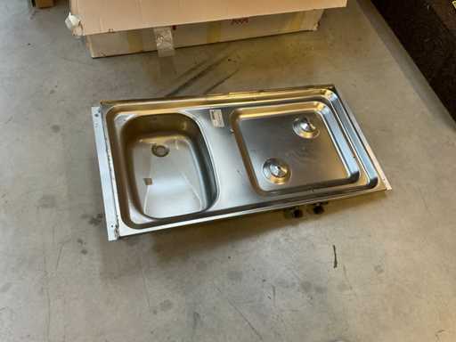 Blat ze stali nierdzewnej wbudowany