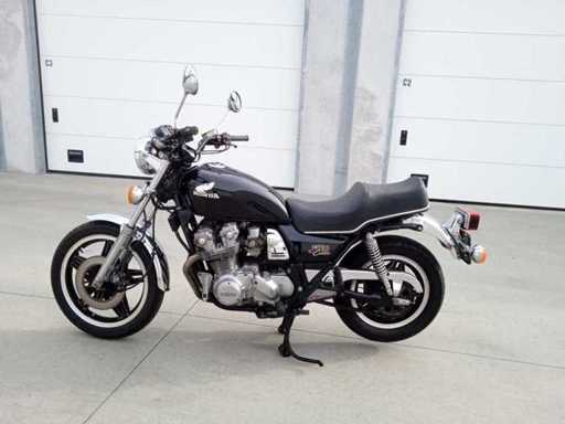 Honda - CB 750 Custom - Moto