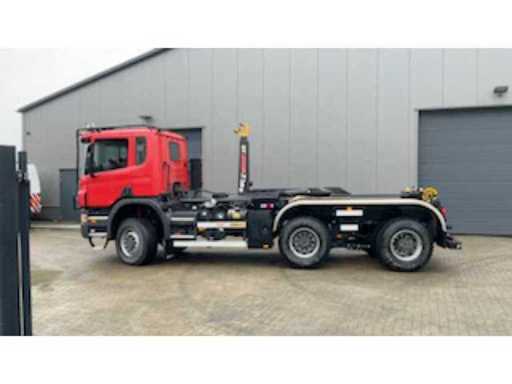 9d10c923-9b98-4ea2-b0fb-b9a581a60500.mp4