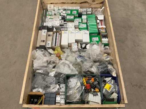 Un lot de material de instalare