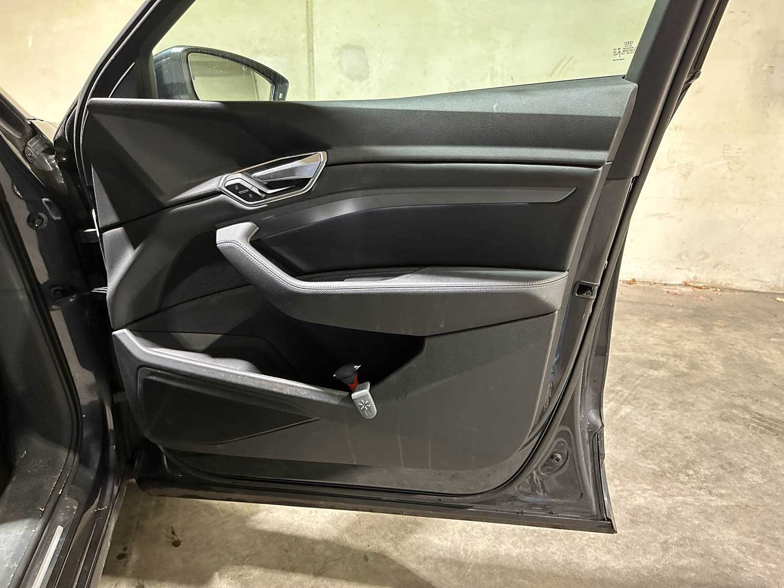 Audi e-tron 50 Quattro Launch Edition Plus 71 kWh 313pk 2020 (Origineel-NL + 1e Eigenaar), H-770-SH