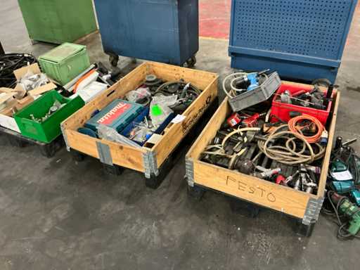 Batch of various spare parts and pneumatic tools