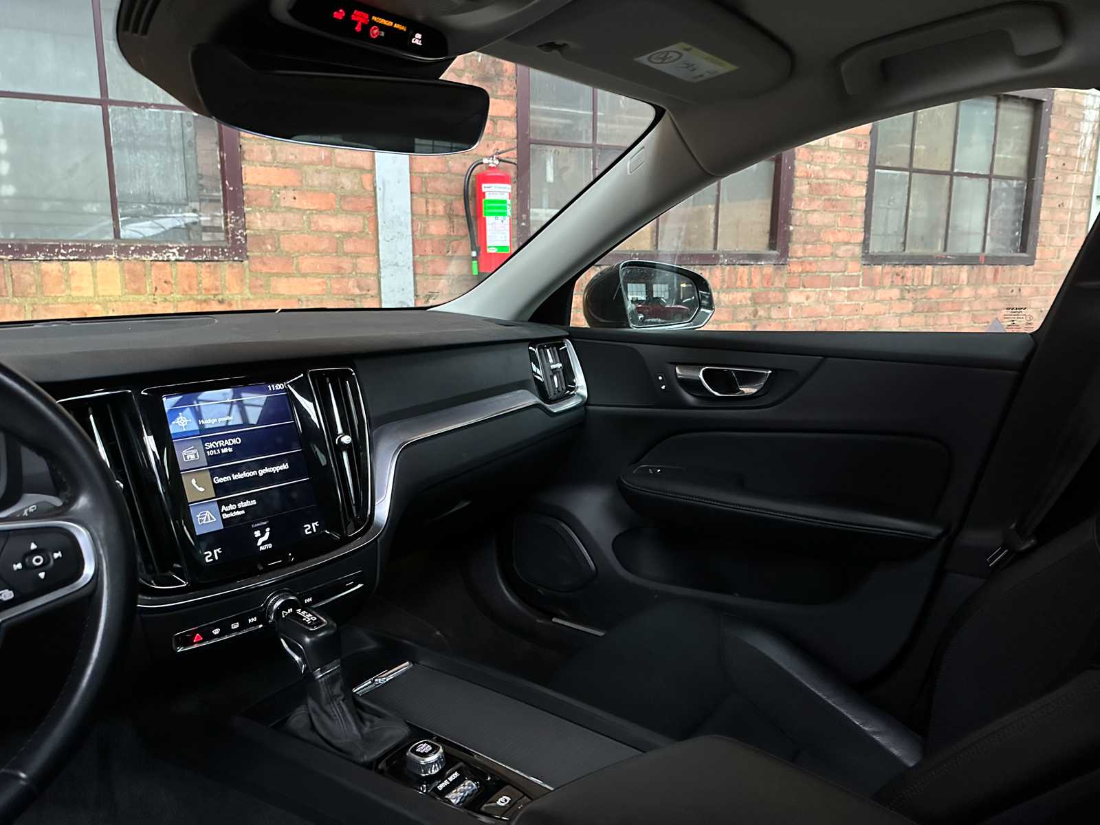 Volvo V60 2.0 T4 Momentum Proline 188pk 2019 (Original-NL), ZP-740-L