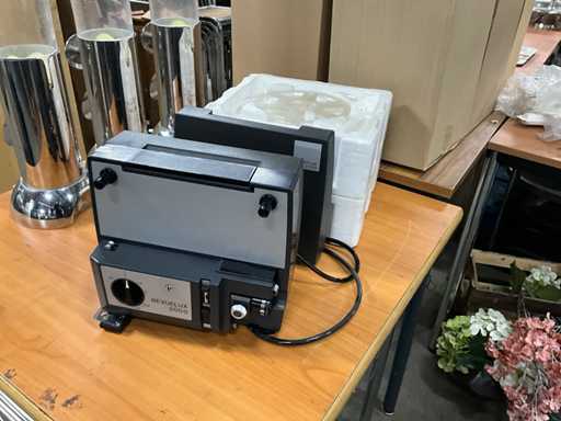 Revuelux 2000 Film Projector