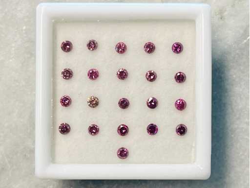 Diamond - 1.70 carat real natural purple diamond