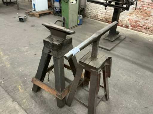 Diverses enclumes (2x)