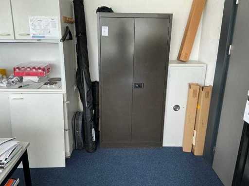 Hinged door cabinet
