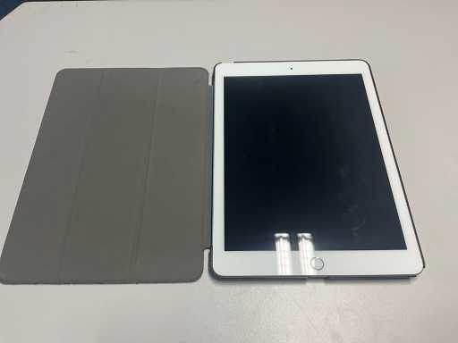 Apple A1893 IPAD Tablet