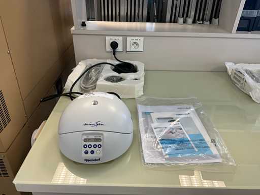 Mini wirówka stołowa EPPENDORF MINISPIN