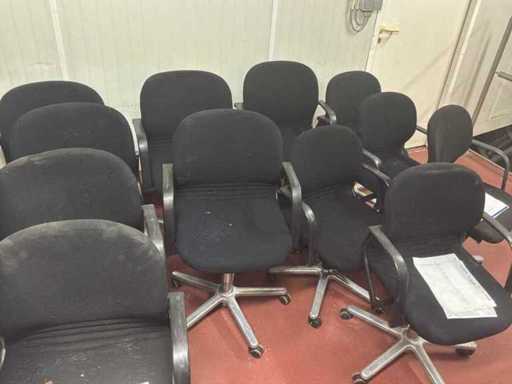 Office chair on wheels (18x)