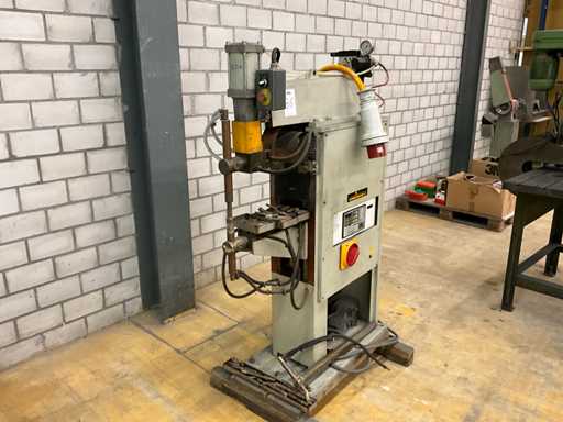 1997 Tecna spot welding machine