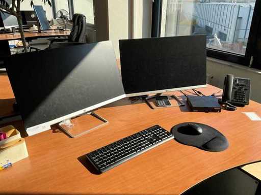 Lenovo / HP Desktop avec moniteurs