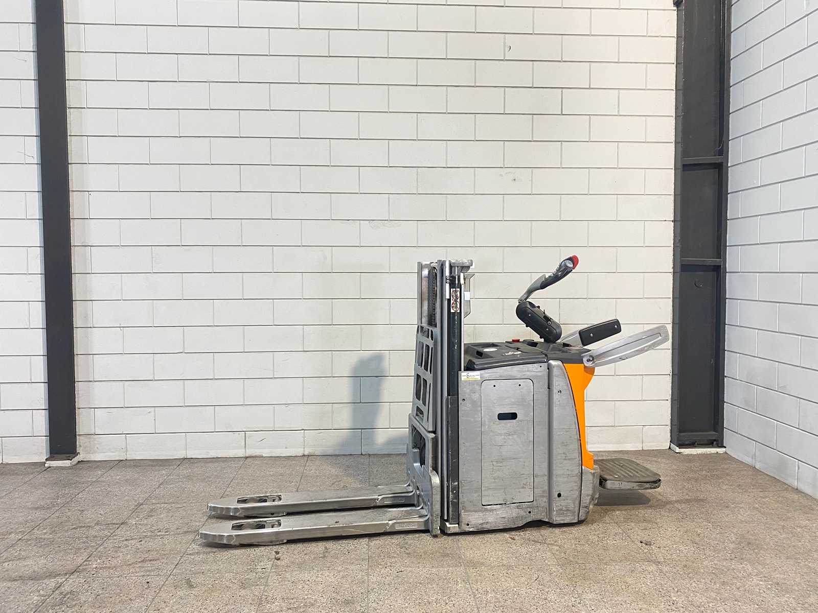 Still – 2022 – EXS-SF20 – Stacker