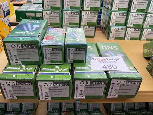 7 boxes of chipboard screws