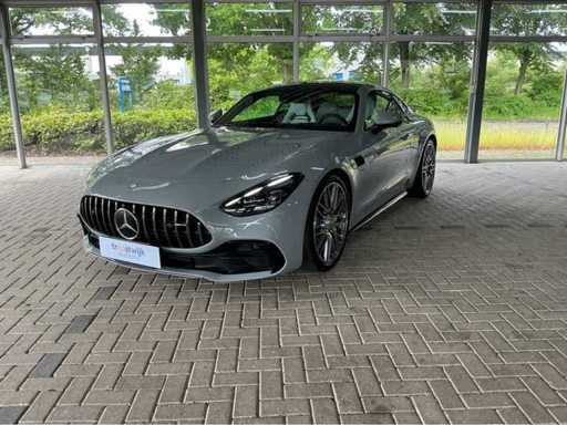 Exclusive cars – Aston Martin, Ferrari, Porsche and more
