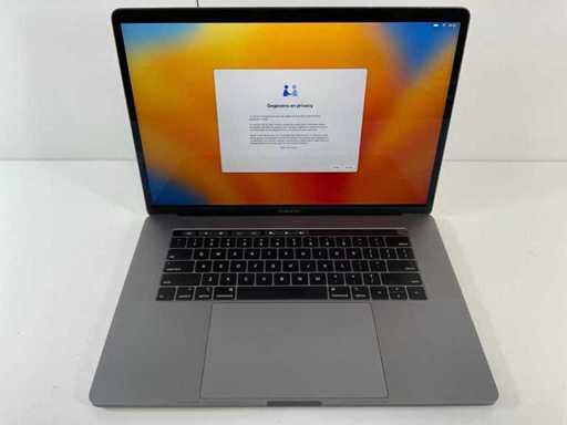 Apple MacBook Pro 15.4”, Core(TM) i7 9th Gen, 32 GB RAM, 256 GB NVMe, AMD Radeon Pro 555X 4 GB Laptop