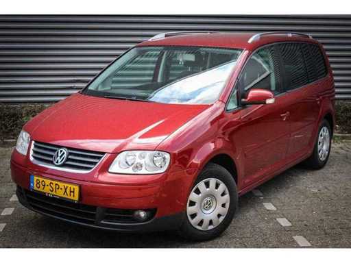 Volkswagen - Touran - 2.0-16V FSI Trendl. 89-SP-XH