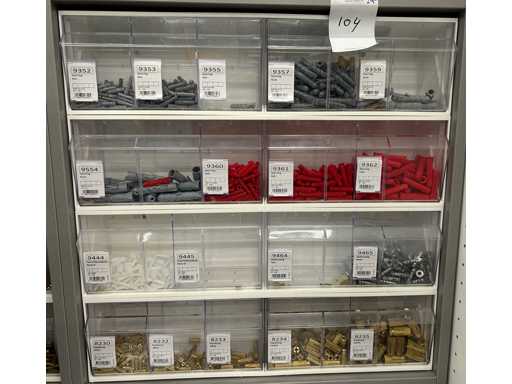 Partia wtyczek nylonowych i mosi??nych