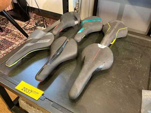 Cube bicycle saddle (6x)